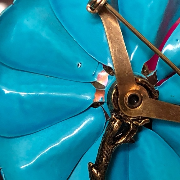 Vintage Enameled Blue Daisy Brooch by Hedy - Picture 4 of 5